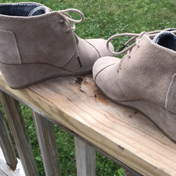 Tom’s wedge booties size 5.5w used - Picture 5 of 5